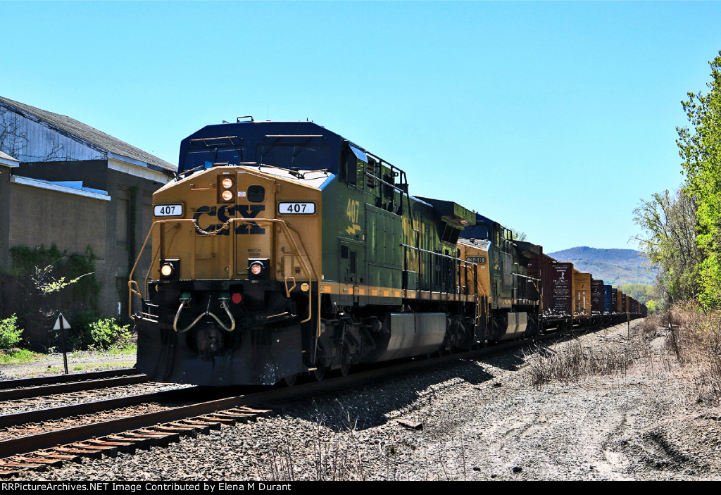 CSX 407 on Q-434